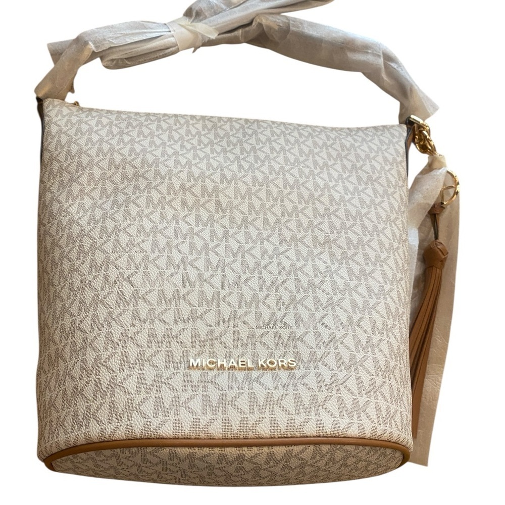 Michael Kors Cream Bucket Bag Brooke Vanilla NEW Authentic w tags dust bag 🎊